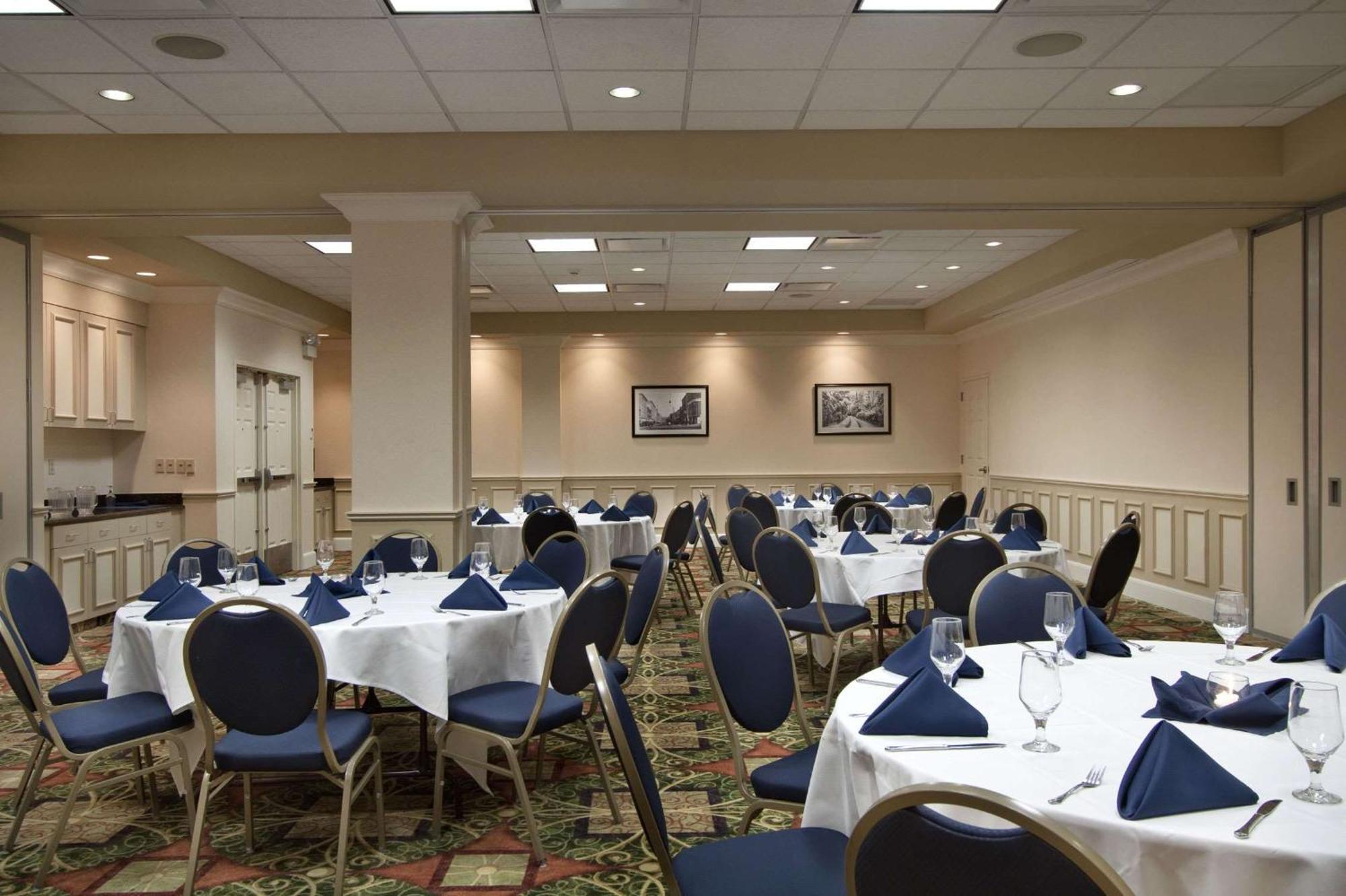 Hilton Garden Inn Итака Экстерьер фото